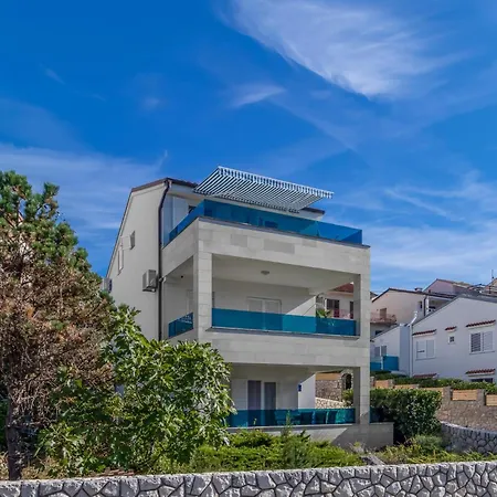 Stunning In With House Sea View *