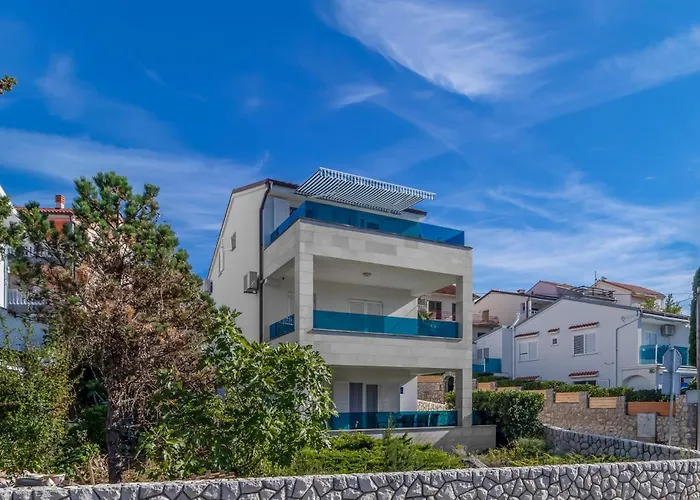 2 Bedroom In *