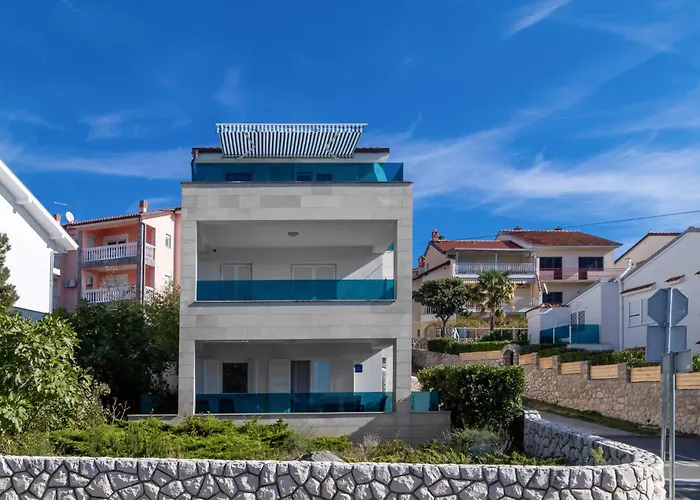 2 Bedroom In Dramalj