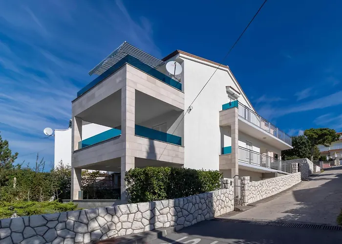 2 Bedroom In Dramalj