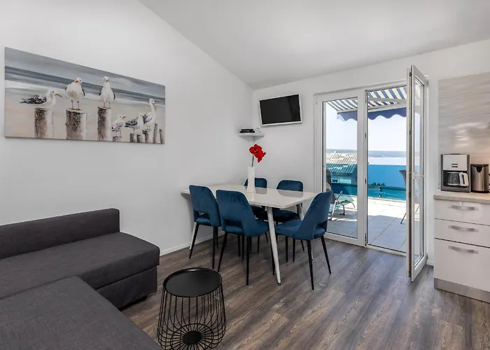 2 Bedroom In Apartment *